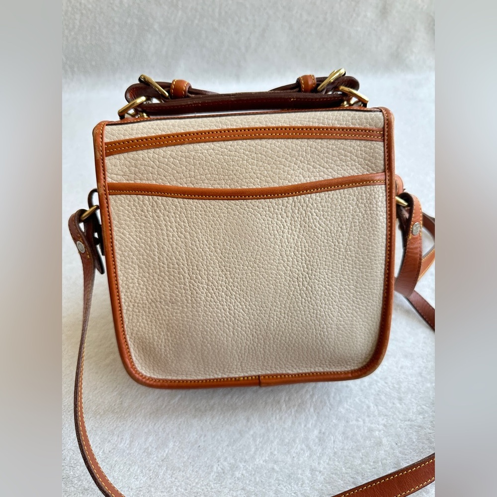 Dooney & Bourke Vintage Crossbody Bag in Ivory and British Tan Classic - Picture 4 of 17